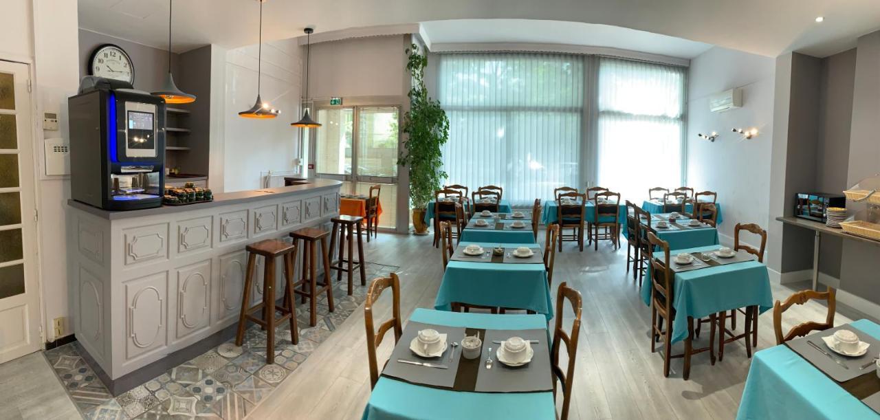 Logis Hotel Du Midi Salon-de-Provence Bagian luar foto
