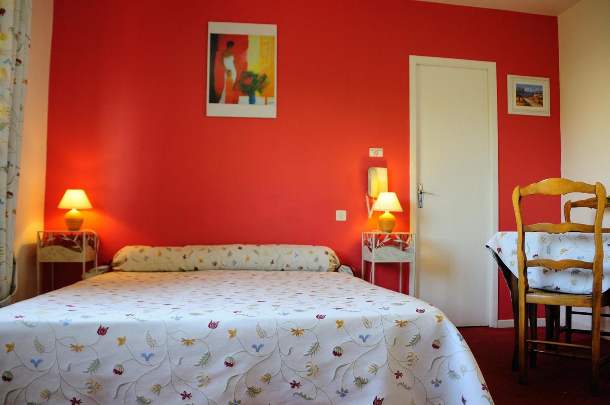 Logis Hotel Du Midi Salon-de-Provence Bagian luar foto