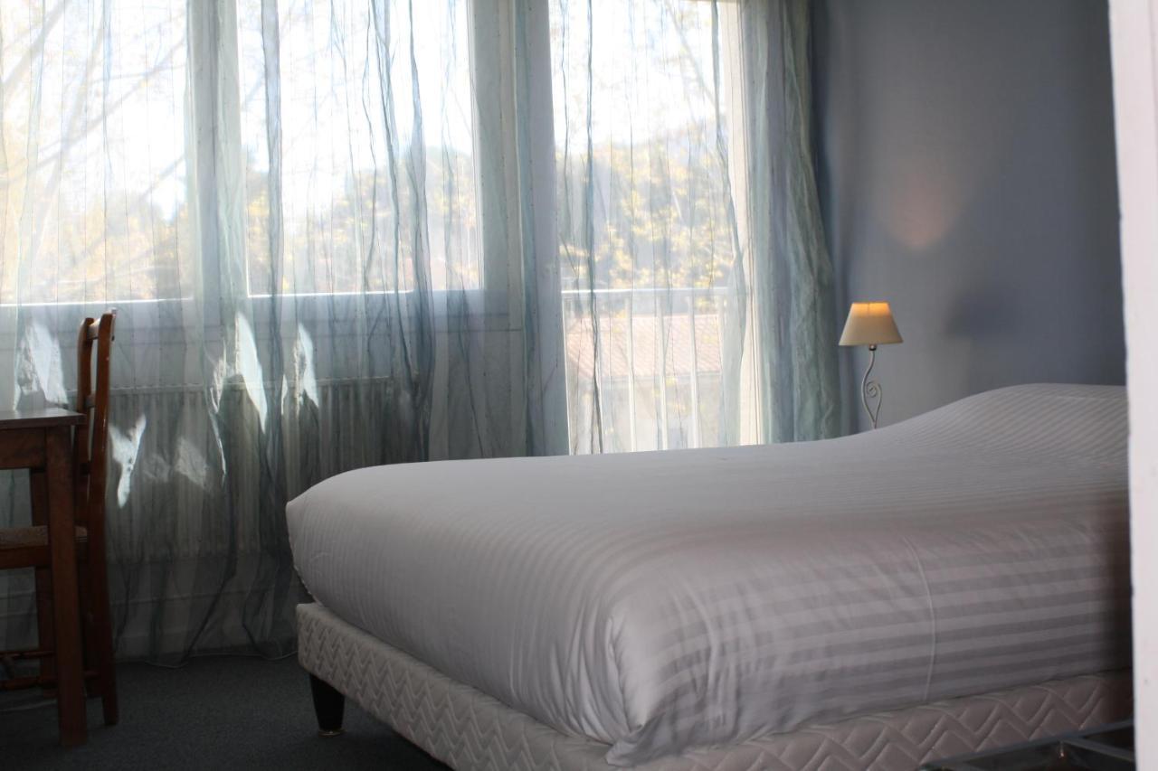 Logis Hotel Du Midi Salon-de-Provence Bagian luar foto