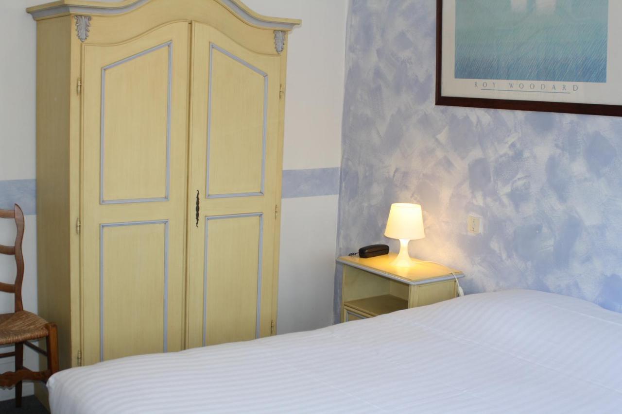 Logis Hotel Du Midi Salon-de-Provence Bagian luar foto